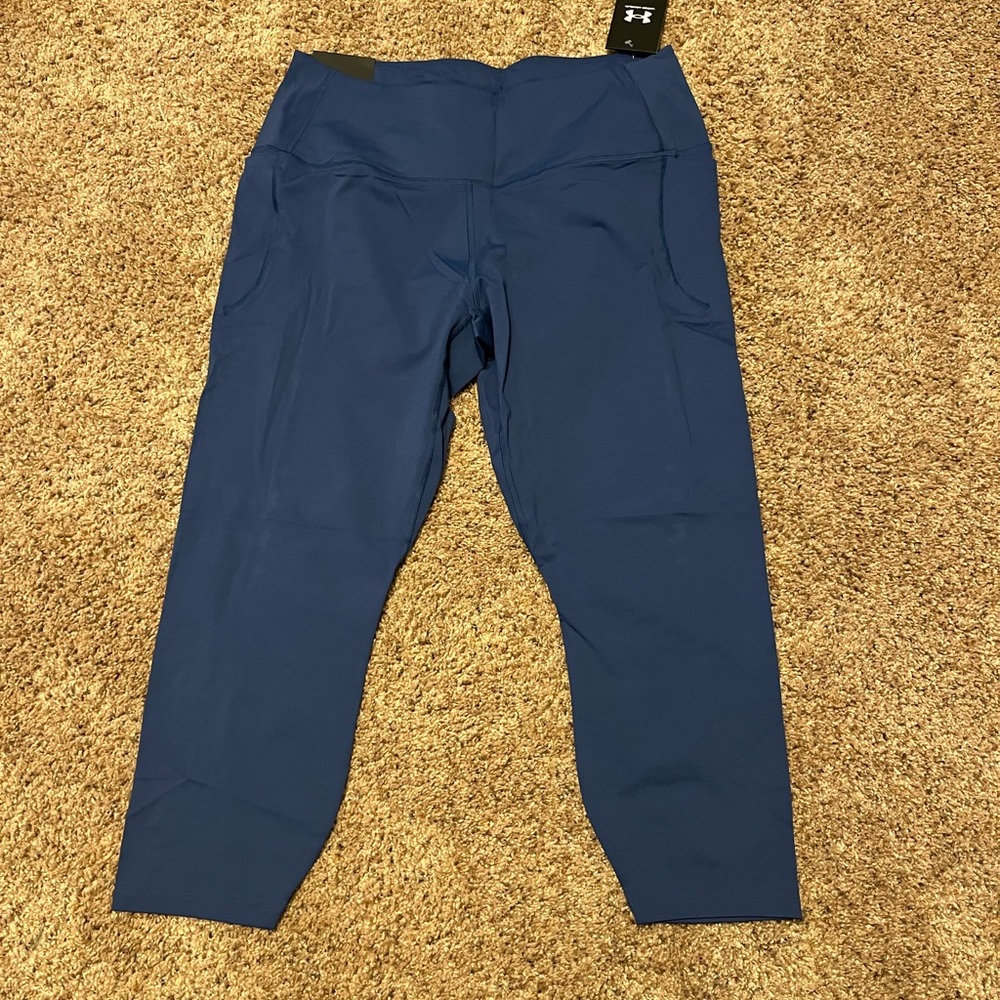 Ladies size 1XL Capri pants.  New